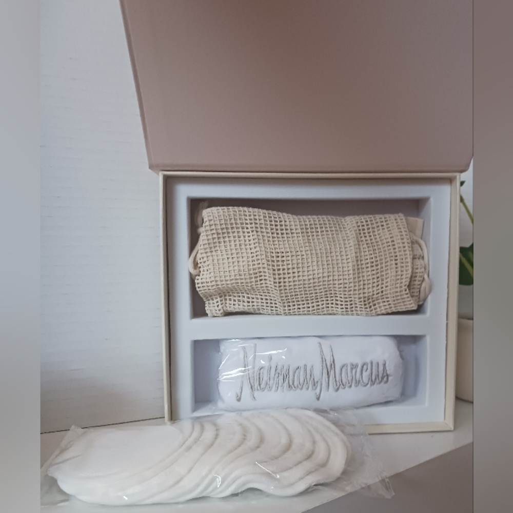 NWT Neiman Marcus - Skincare Headband and Cloths Set